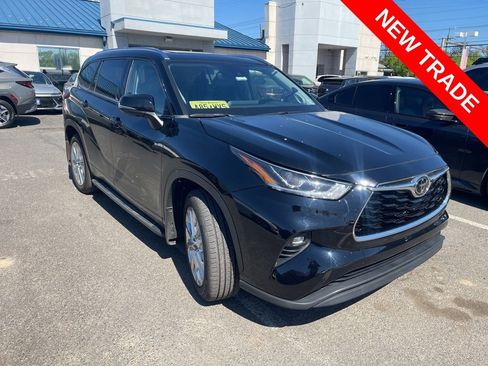 Used 2023 Toyota Highlander Limited AWD/4WD image 1