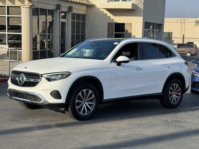 Used 2026 Mercedes-Benz GLC 300 4MATIC image 4