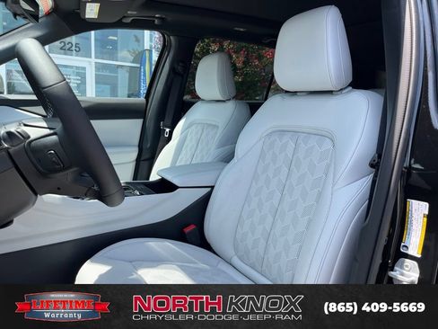 New 2026 Jeep Cherokee Overland w/ Advanced Pro Tech Group AWD/4WD image 4