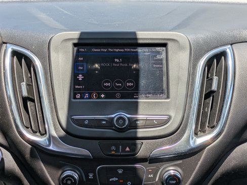 Used 2022 Chevrolet Equinox LT FWD image 17