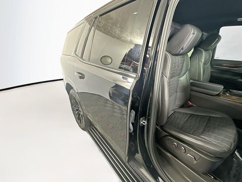 Used 2024 Cadillac Escalade Sport Platinum w/ LPO, ONYX Package AWD/4WD image 28