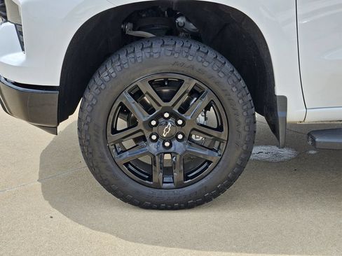 Used 2023 Chevrolet Silverado 1500 Custom Trail Boss AWD/4WD image 16