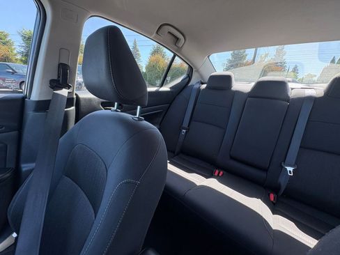 Used 2025 Nissan Altima 2.5 SV image 40