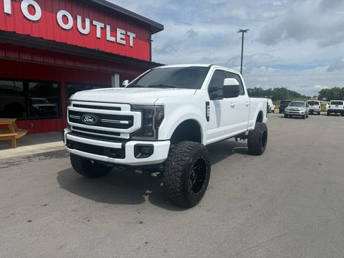 Used 2022 Ford F250 Lariat w/ Lariat Ultimate Package AWD/4WD image 2