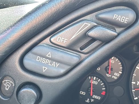 Used 2001 Chevrolet Corvette Convertible w/ Preferred Equipment Group2 RWD image 11