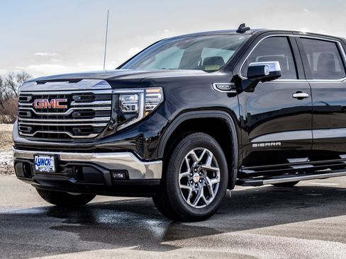Used 2025 GMC Sierra 1500 SLT w/ SLT Premium Package image 16