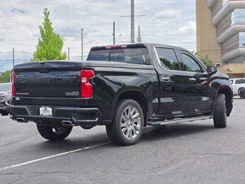 Used 2019 Chevrolet Silverado 1500 High Country w/ High Country Premium Package AWD/4WD image 32