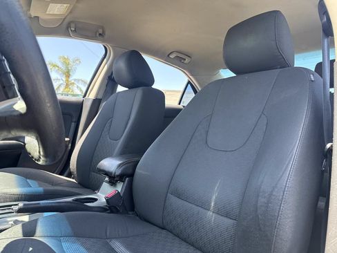 Used 2011 Ford Fusion SE FWD image 7