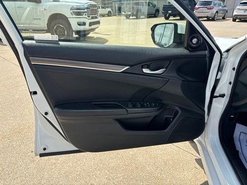 Used 2019 Honda Civic Touring image 13