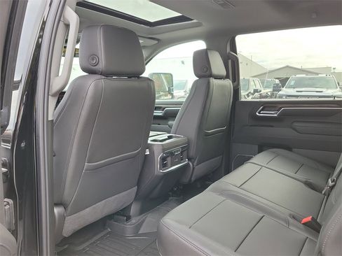 New 2025 GMC Sierra 3500 SLT w/ SLT Convenience Package image 13