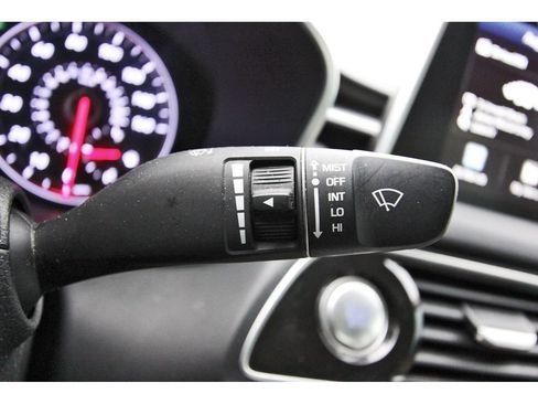 Used 2021 Genesis G70 2.0T RWD image 18