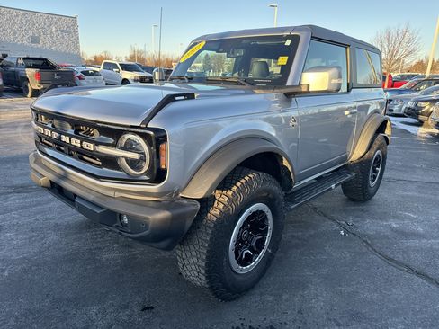 Certified 2022 Ford Bronco Outer Banks w/ Sasquatch Package image 2
