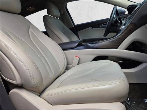 Used 2017 Lincoln MKX Reserve FWD image 23