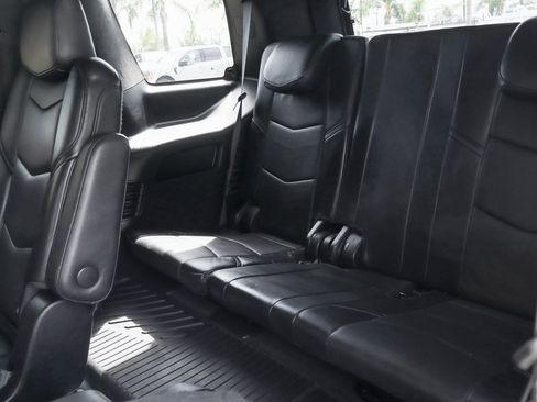 Used 2019 Cadillac Escalade Platinum image 47