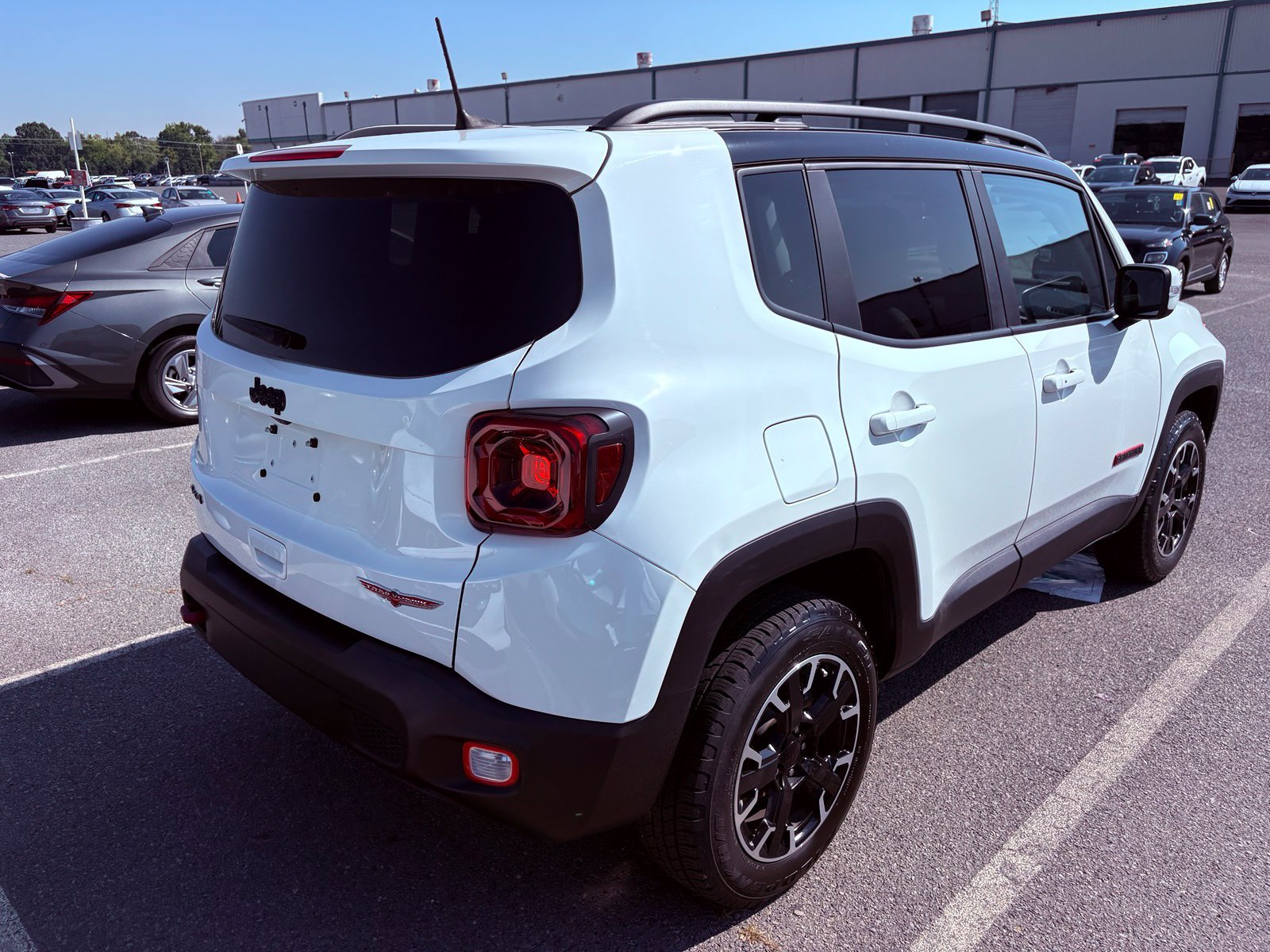 Used 2023 Jeep Renegade Trailhawk w/ Sun/Sound Group AWD/4WD image 5