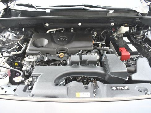 Used 2022 Toyota RAV4 XLE w/ Convenience Package FWD image 30