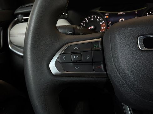 Used 2025 Jeep Compass Limited AWD/4WD image 35