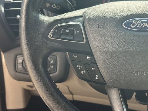 Used 2019 Ford Escape SEL image 18