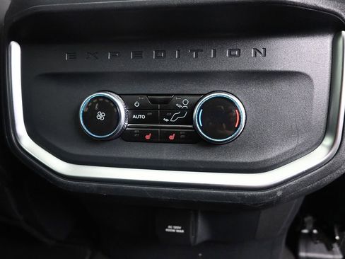 Used 2025 Ford Expedition Max Platinum AWD/4WD image 11