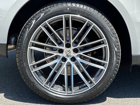 New 2026 Porsche Macan AWD/4WD image 41