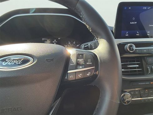 Used 2022 Ford Escape SE w/ SE Sport Appearance Package image 30