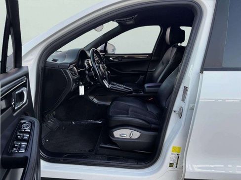Used 2018 Porsche Macan image 17