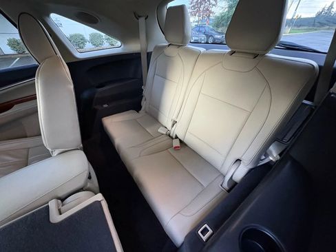 Used 2017 Acura MDX SH-AWD w/ Advance Package image 31