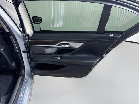 Used 2017 BMW 750i xDrive AWD/4WD image 28