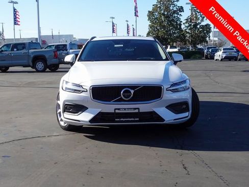 Used 2020 Volvo V60 T5 Momentum w/ Protection Package Premier image 3