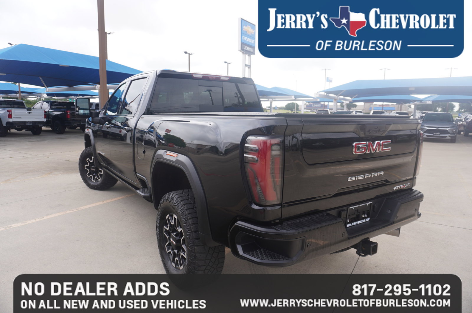 Used 2026 GMC Sierra 2500 AT4X AWD/4WD image 4