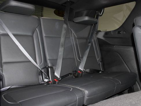 Used 2024 GMC Yukon Denali RWD image 34