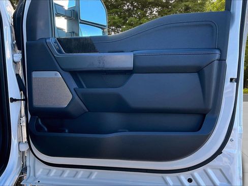 Certified 2023 Ford F250 Lariat w/ Lariat Ultimate Package image 32