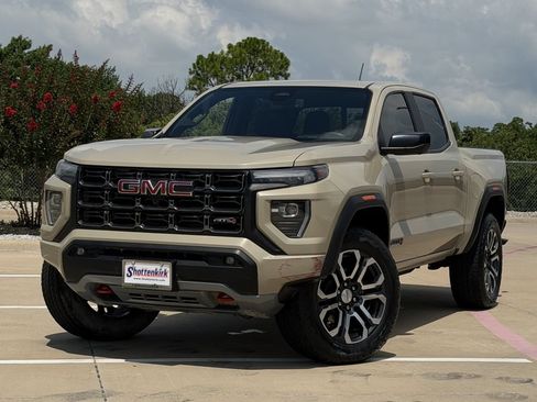 Used 2024 GMC Canyon AT4 w/ Technology Package AWD/4WD image 2