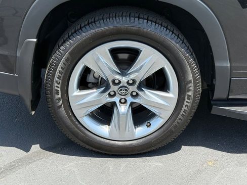 Used 2016 Toyota Highlander Limited FWD image 14