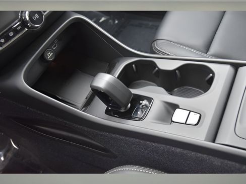 New 2026 Volvo XC40 B5 Core w/ Protection Package Premier image 34