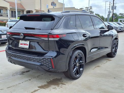 New 2026 Volkswagen Tiguan SE R-Line FWD image 4