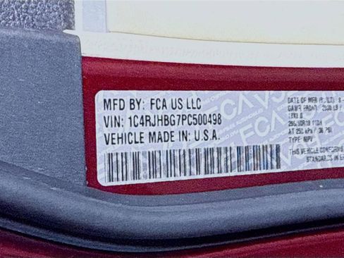 Used 2023 Jeep Grand Cherokee Limited image 35