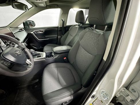 Used 2025 Toyota RAV4 XLE w/ Convenience Package image 16