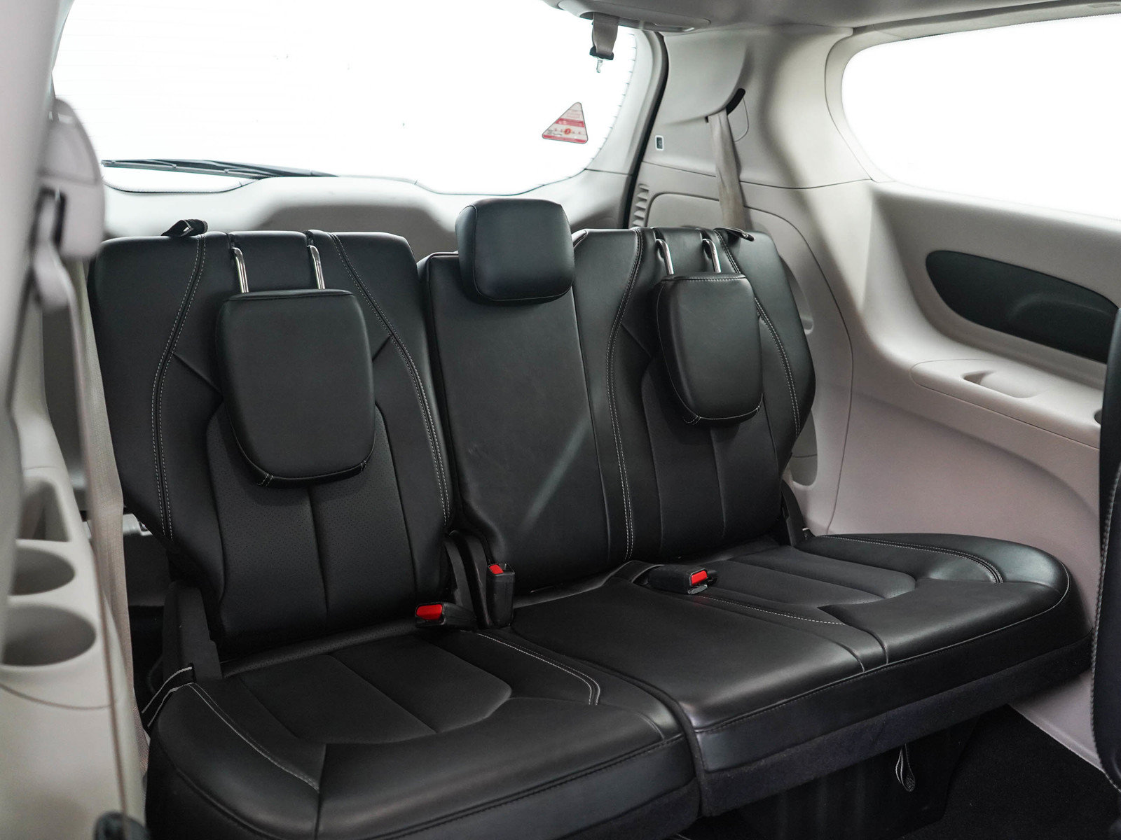 Used 2024 Chrysler Pacifica Touring-L AWD/4WD image 13