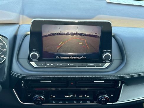 Used 2023 Nissan Rogue SV w/ SV Premium Package image 24