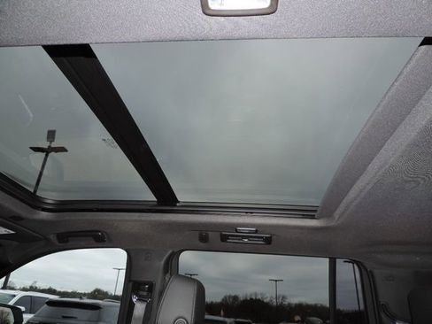 Certified 2022 Chevrolet Suburban LT w/ Luxury Package image 20