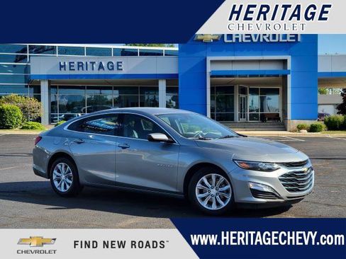 Used 2025 Chevrolet Malibu LT FWD image 1