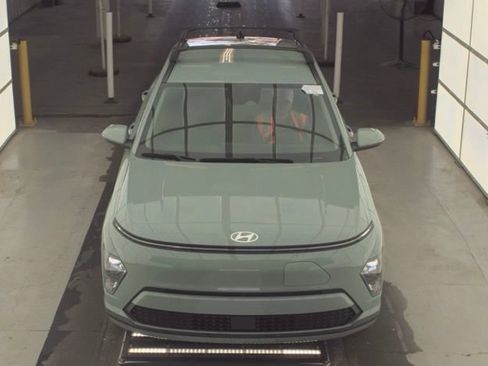 Used 2024 Hyundai Kona SEL FWD image 2