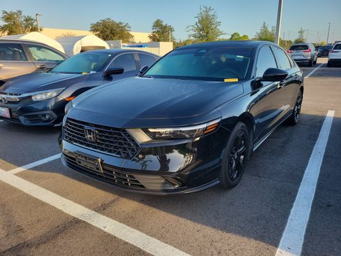 Used 2025 Honda Accord SE image 4