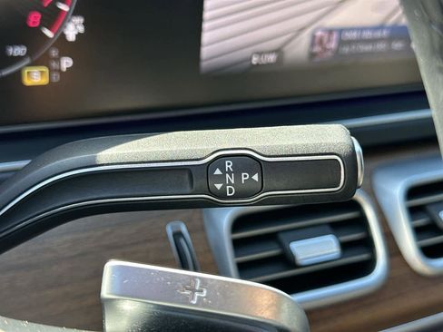 Used 2025 Mercedes-Benz GLE 450e 4MATIC image 18