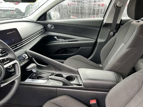 Certified 2024 Hyundai Elantra SEL FWD image 17