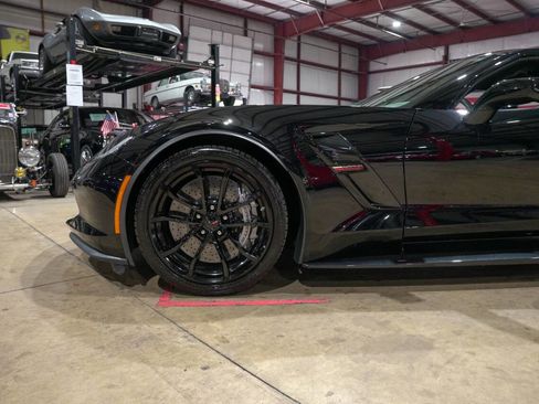 Used 2019 Chevrolet Corvette Grand Sport w/ Z07 Performance Package image 3