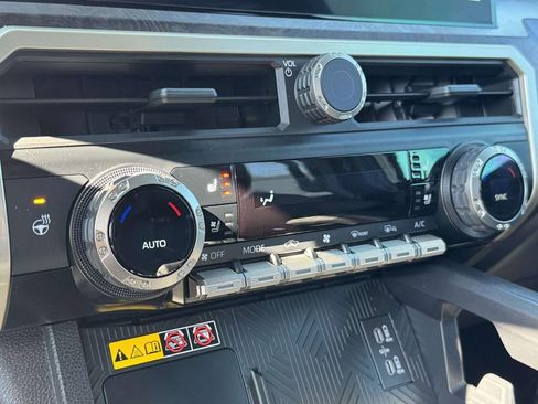 Used 2025 Toyota Tacoma Limited image 20
