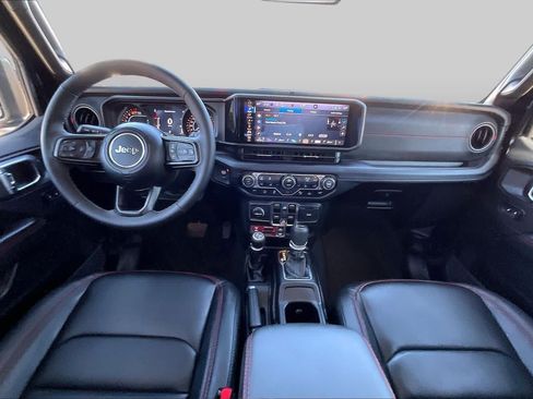 Used 2025 Jeep Wrangler Unlimited Rubicon AWD/4WD image 14