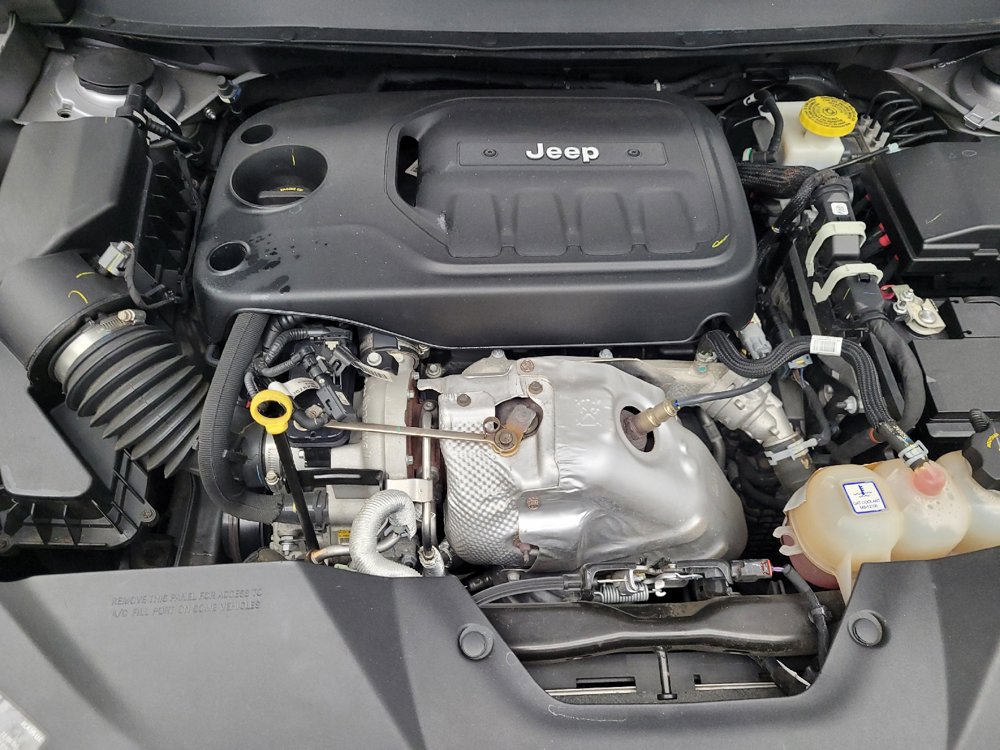 Used 2019 Jeep Cherokee Latitude Plus FWD image 30